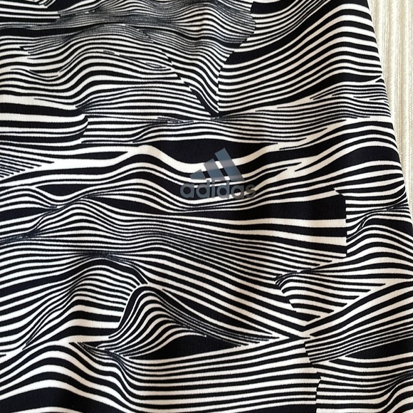 ADIDAS Climalite Black and White Printed Crops Size Medium - Picture 3 of 6